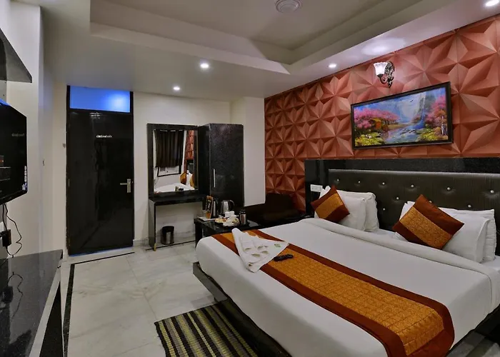 Hotel Noida International - Couple Friendly Hotel In Noida Sector 11
