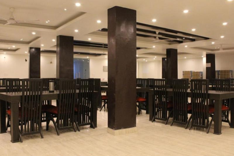 Hotel International - Couple Friendly In Sector 11 3*