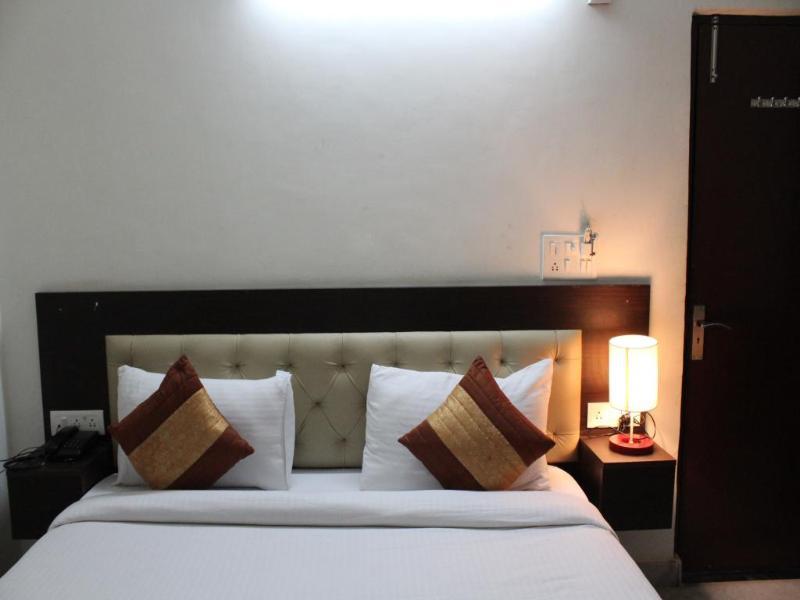International - Couple Friendly In Sector 11 3* Noida