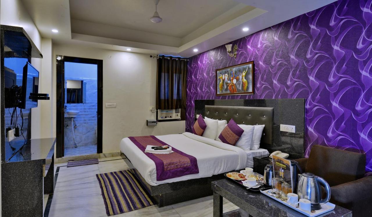 Hotel International - Couple Friendly In Sector 11 Noida