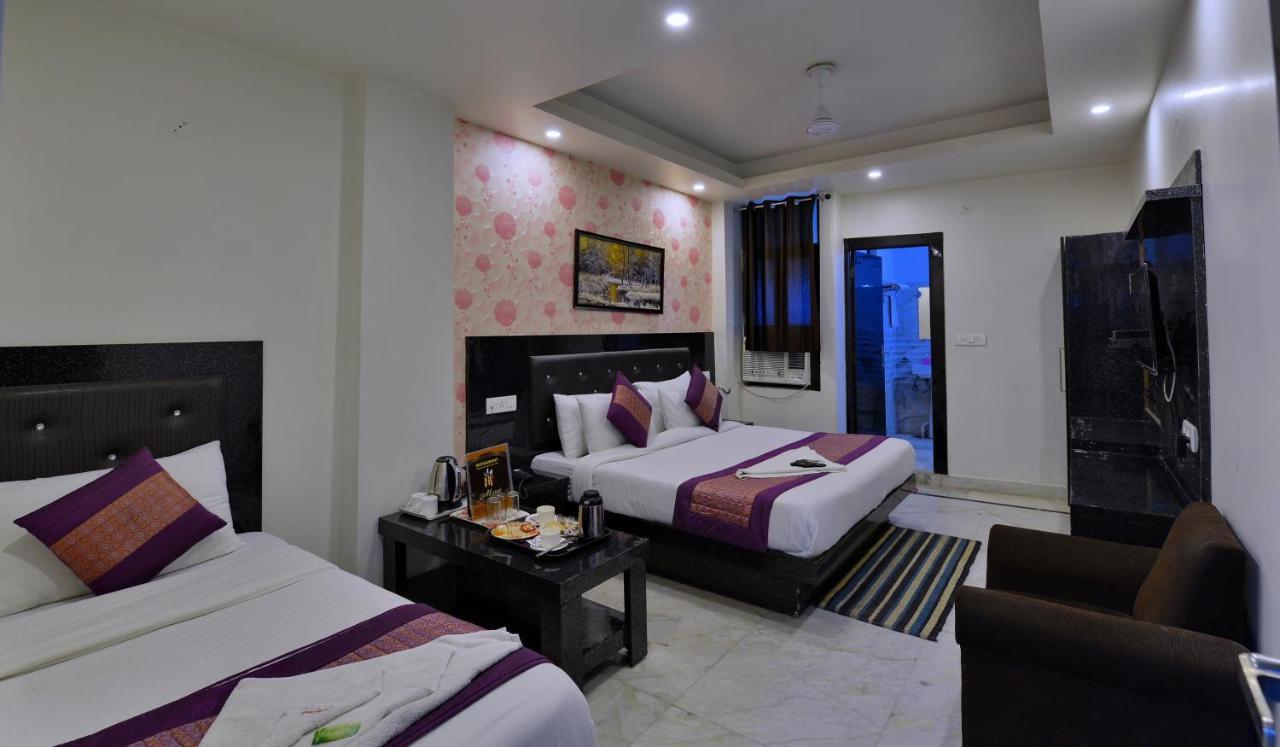 Hotel International - Couple Friendly In Sector 11 Noida