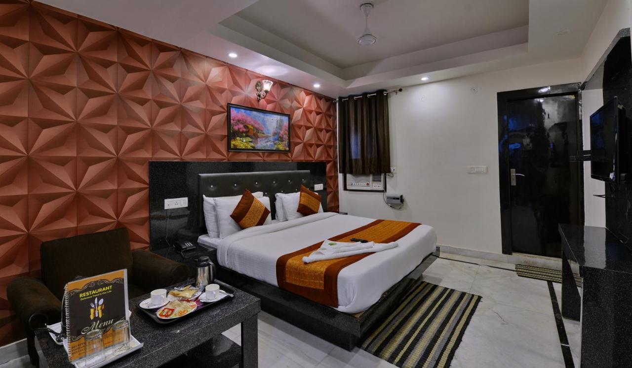 Hotel International - Couple Friendly In Sector 11 3*