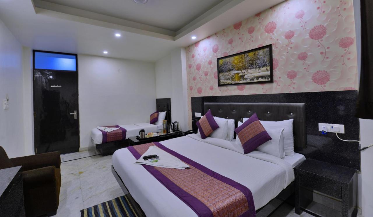 International - Couple Friendly In Sector 11 3* Noida