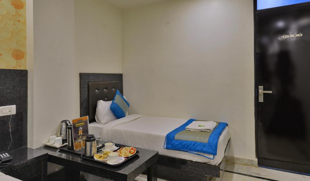 Hotel International - Couple Friendly In Sector 11 3*