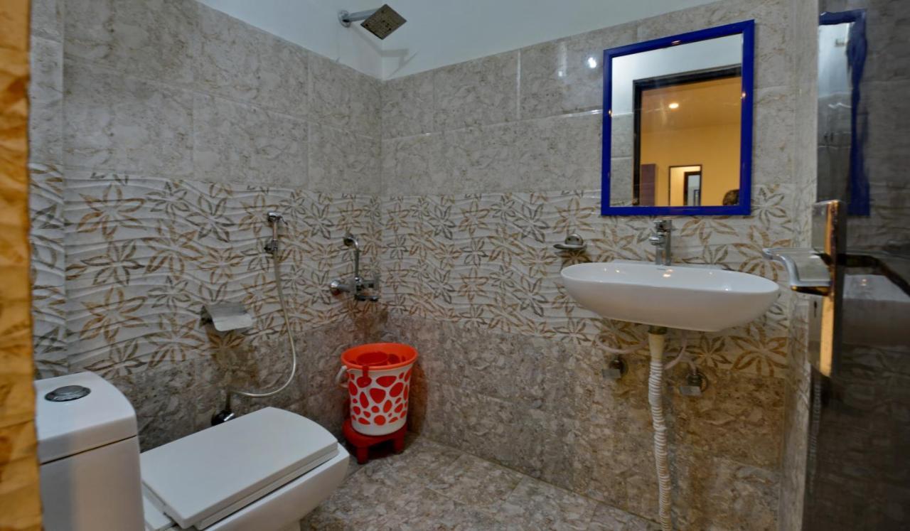 International - Couple Friendly In Sector 11 Hotel Noida