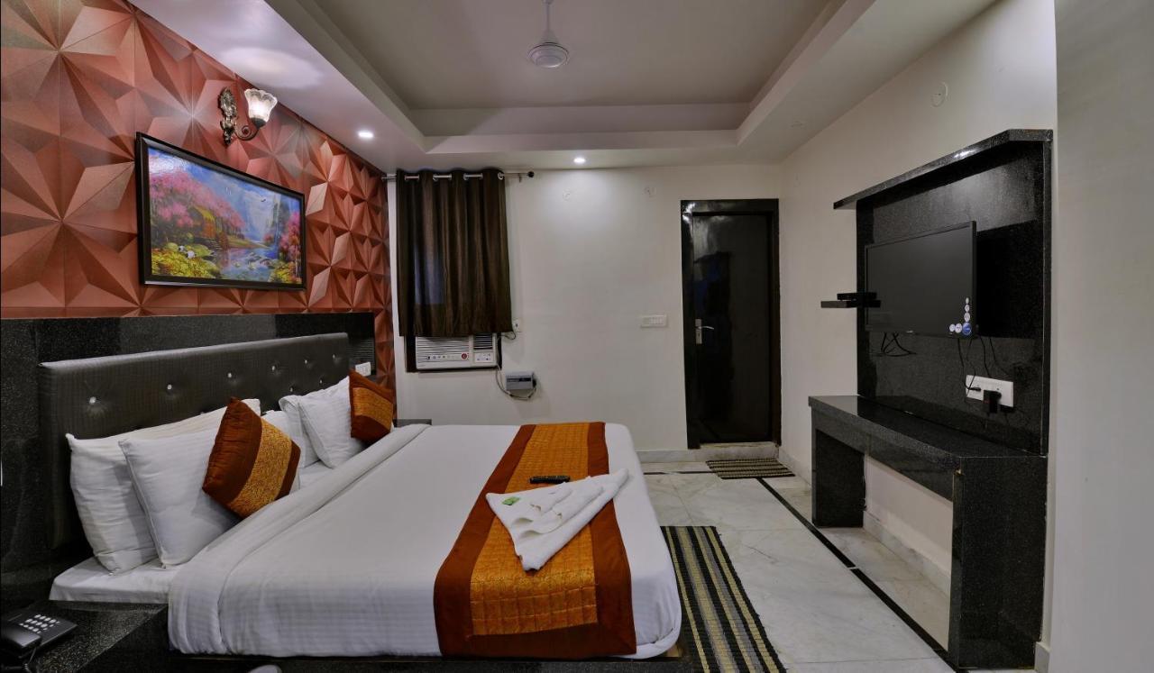 Hotel International - Couple Friendly In Sector 11 3*
