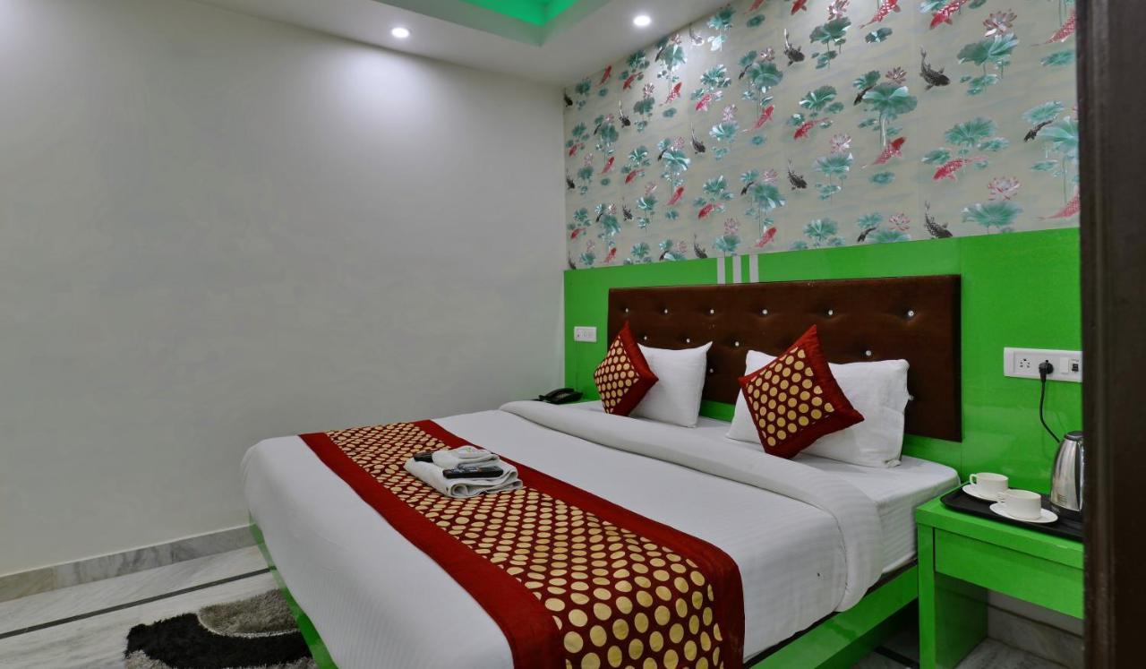 International - Couple Friendly In Sector 11 Hotel Noida
