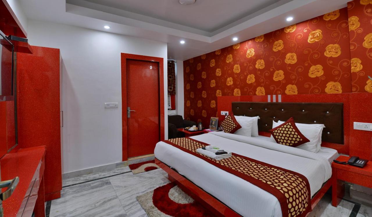 International - Couple Friendly In Sector 11 Hotel Noida