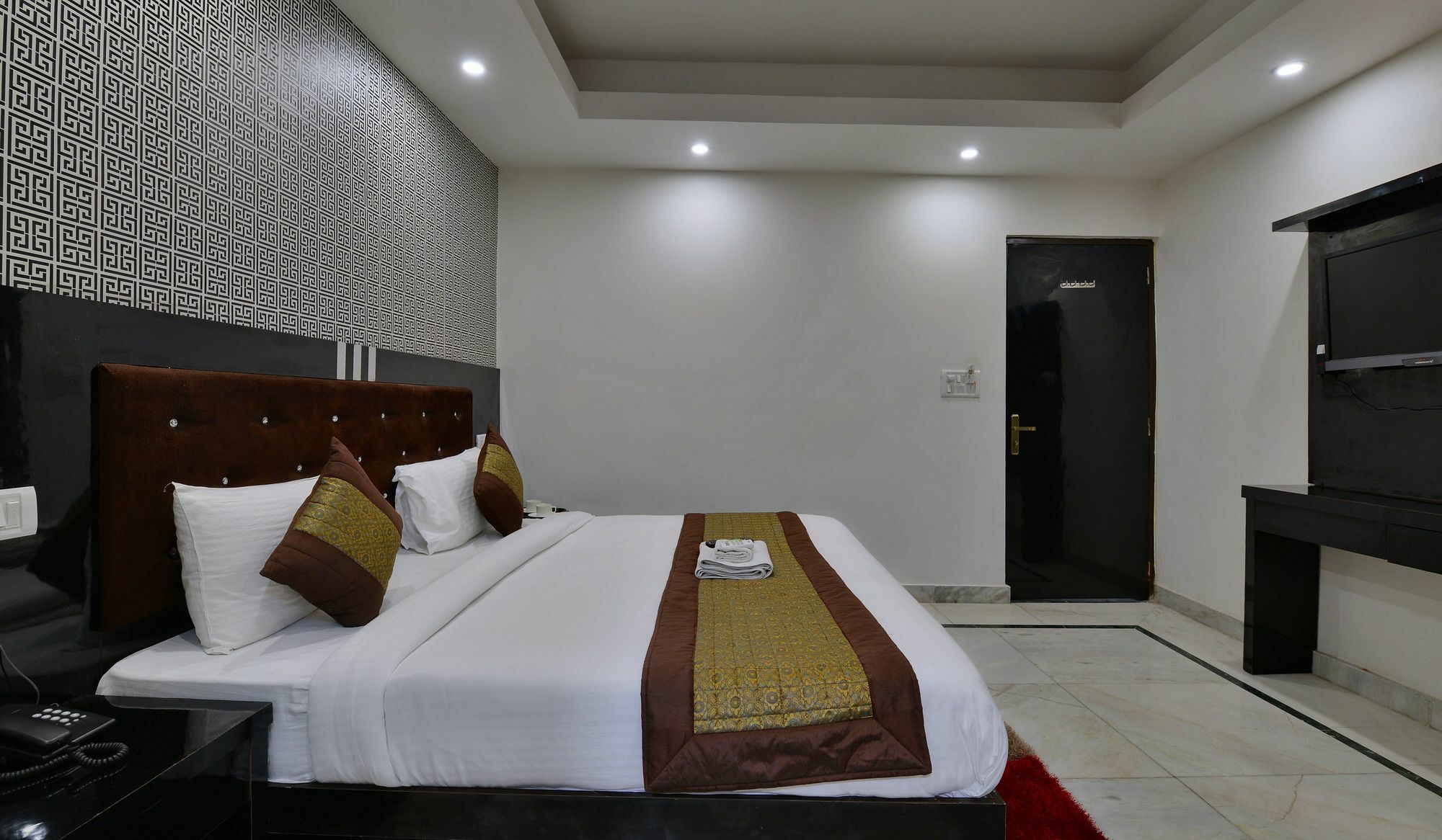 International - Couple Friendly In Sector 11 Hotel 3*