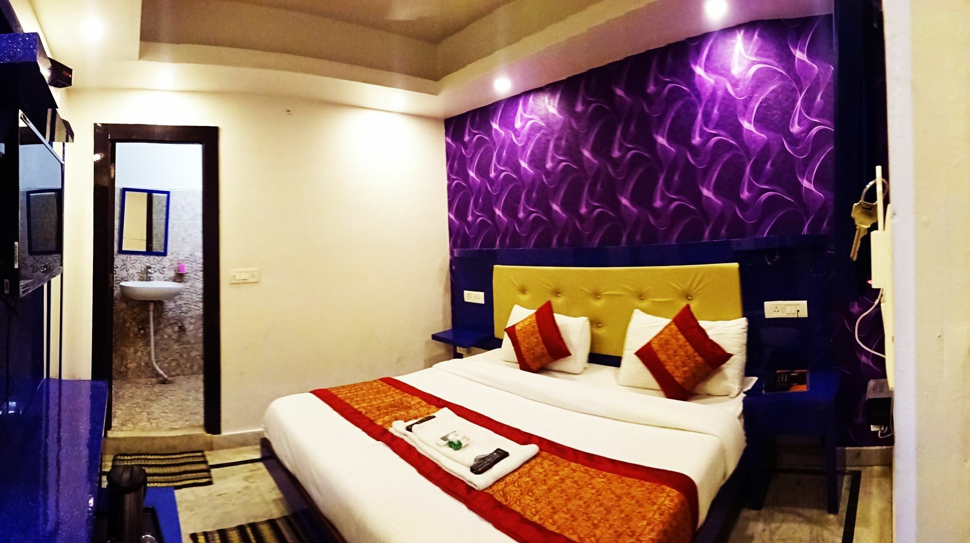 Hotel International - Couple Friendly In Sector 11 Noida