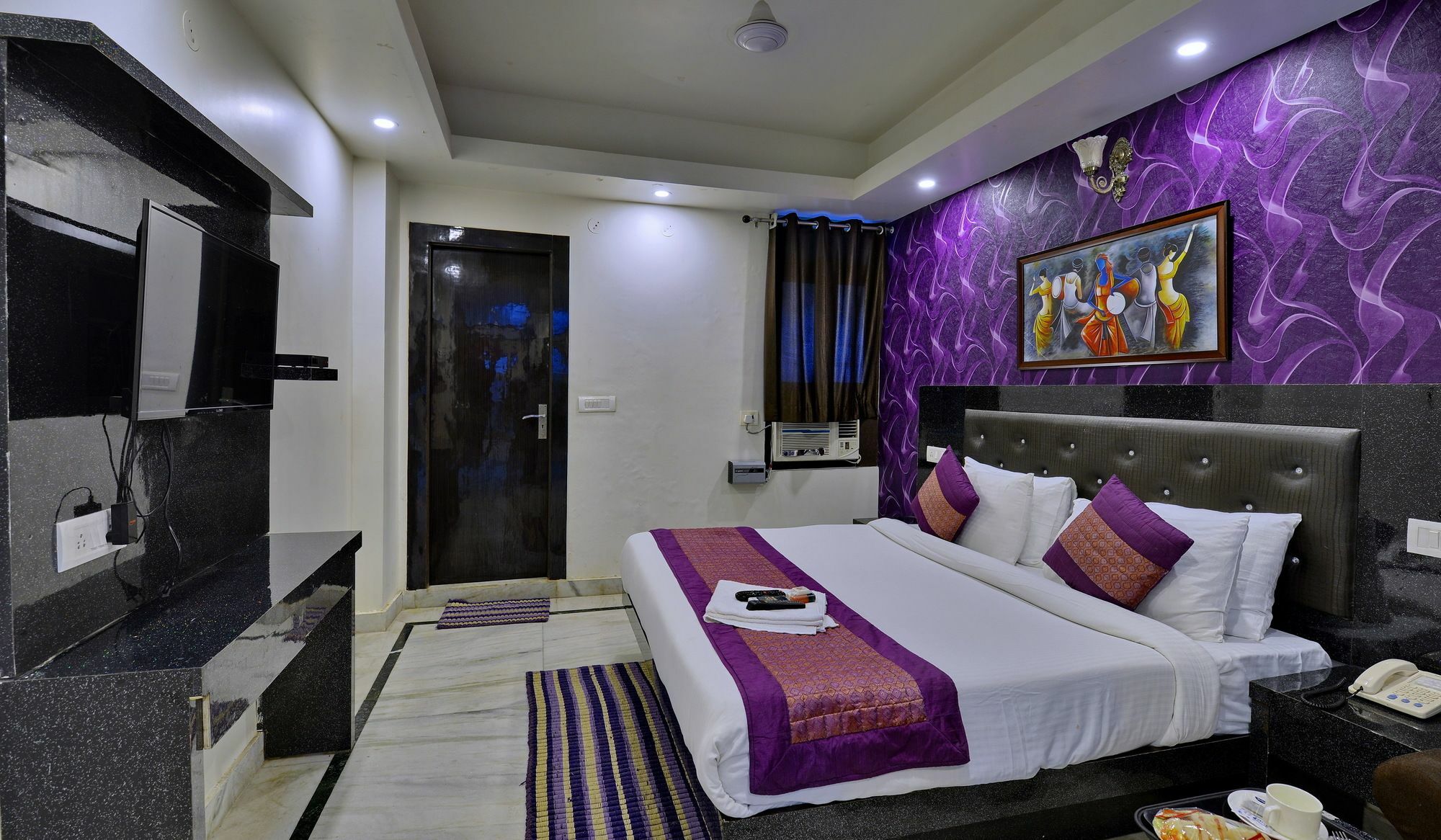 Hotel International - Couple Friendly In Sector 11 Noida