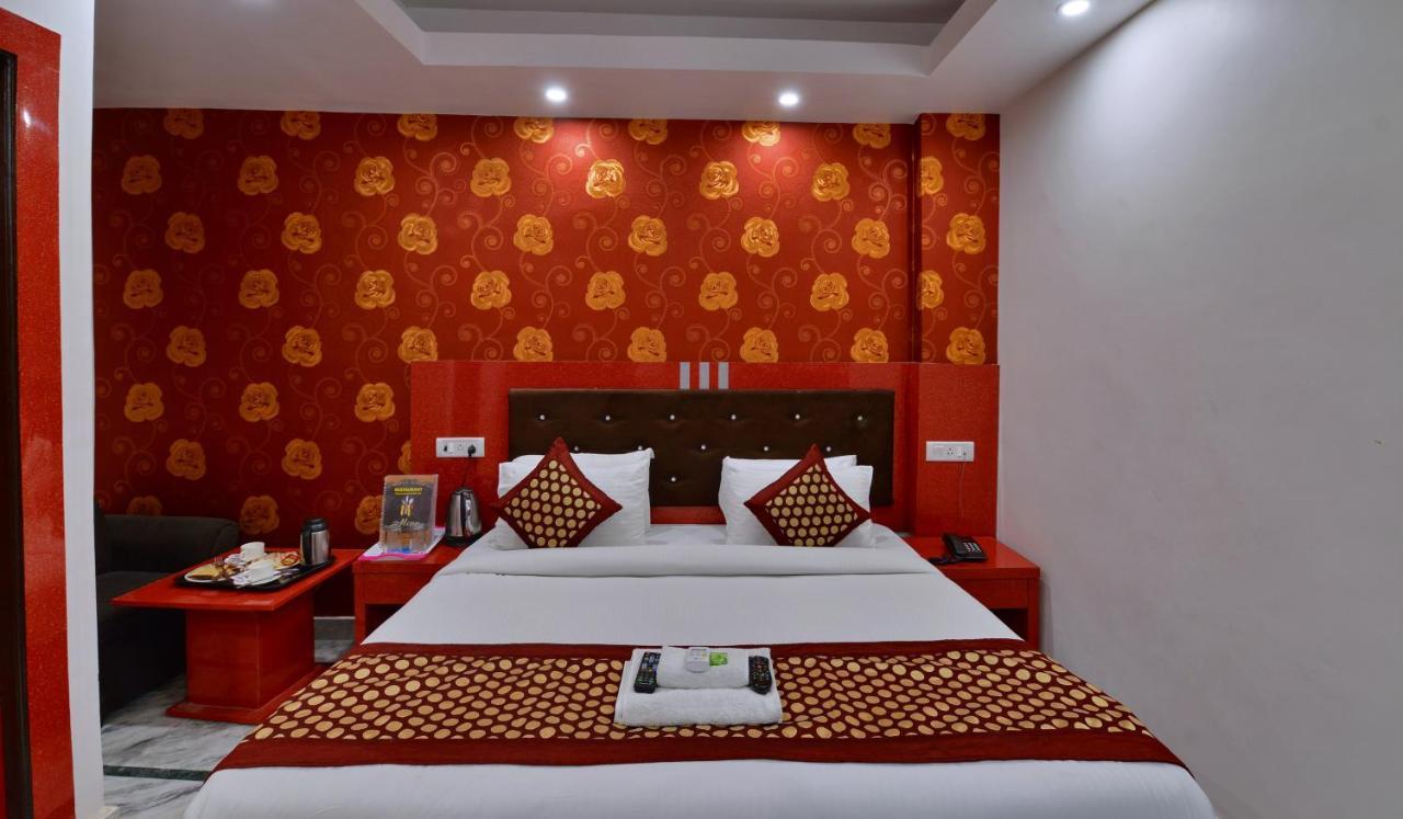 International - Couple Friendly In Sector 11 Hotel Noida