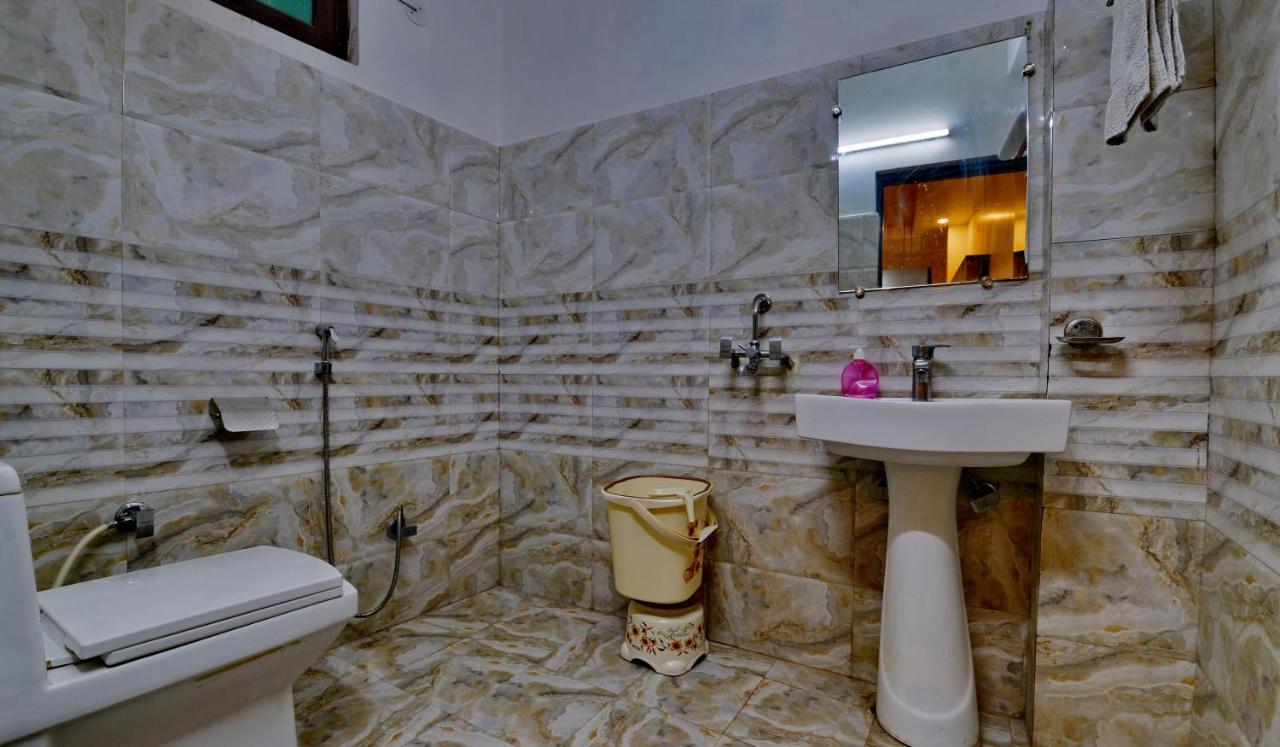 Hotel International - Couple Friendly In Sector 11 Noida