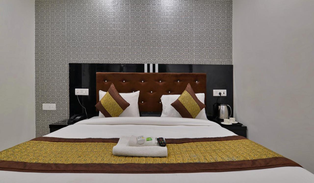 International - Couple Friendly In Sector 11 Hotel 3*